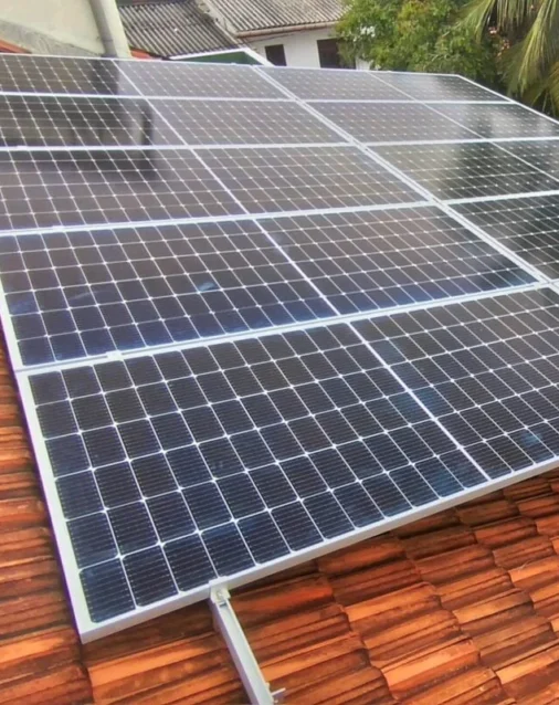 5kW-Ongrid-and-Off-Grid-Solar-System-Sri-Lanka-Dr-Wasantha-Cropped-800x800 (1)